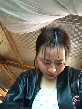 honeyyy110 online show from February 12, 2026, 1:27 am