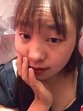 honeyyy110 online show from March 3, 2026, 1:45 am