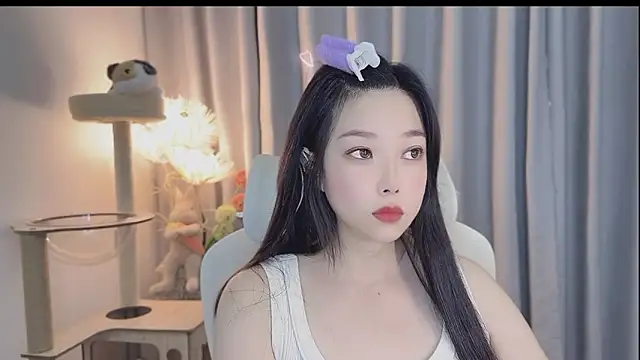 Snapshot of Yumi_yuni chatting on May 4, 2026, 1:42 am Yumi yuni online show from May 4, 2026, 1:42 am