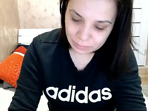 LorraGrey online show from February 6, 2026, 6:20 am