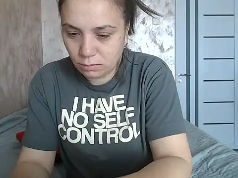 LorraGrey online show from May 15, 2026, 5:49 am