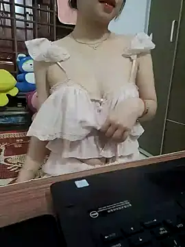 Snapshot of NinaKey chatting on July 8, 2026, 2:40 pm NinaKey online show from July 8, 2026, 2:40 pm
