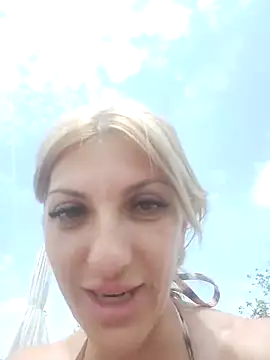 LannaQuinn online show from June 1, 2026, 9:31 am