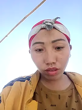 Snapshot of hot-luna- chatting on February 5, 2026, 7:37 am hot-luna- online show from February 5, 2026, 7:37 am