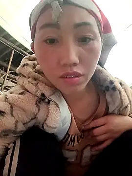 Snapshot of hot-luna- chatting on February 12, 2026, 10:37 am hot-luna- online show from February 12, 2026, 10:37 am