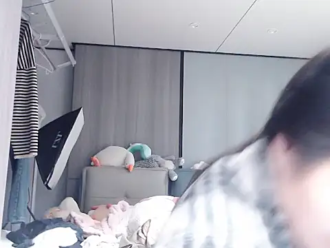 Tsuki-y online show from February 28, 2026, 2:28 pm