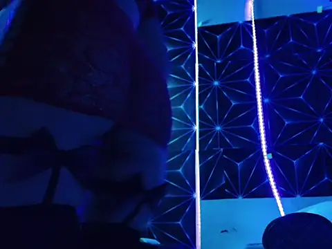 amairany27 online show from March 28, 2026, 6:47 am