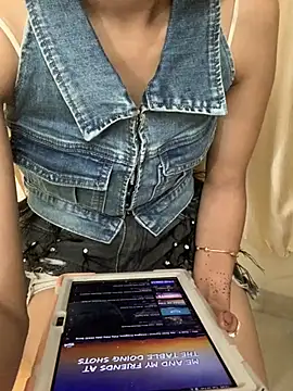 HEENA-STRIP online show from February 24, 2026, 7:20 am