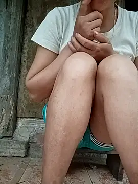 Snapshot of Momo-biki chatting on July 8, 2026, 12:35 am Momo-biki online show from July 8, 2026, 12:35 am
