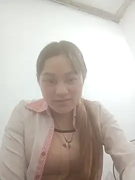 Snapshot of Momo-biki chatting on February 4, 2026, 1:28 pm Momo-biki online show from February 4, 2026, 1:28 pm