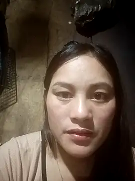 Snapshot of Momo-biki chatting on May 3, 2026, 2:09 pm Momo-biki online show from May 3, 2026, 2:09 pm