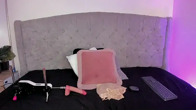 BianncaDiaz online show from March 24, 2026, 1:11 pm