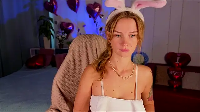 Crystal Kris online show from February 15, 2026, 1:21 pm