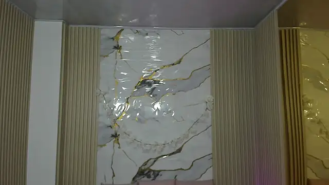 Siena Tay online show from April 19, 2026, 11:44 am