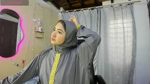 SamiraAwada online show from April 11, 2026, 7:17 pm