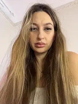 Alyxra online show from March 17, 2026, 6:49 am