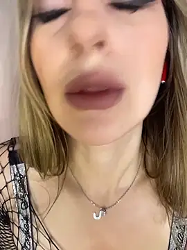 Alyxra online show from March 23, 2026, 8:14 am