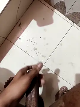 rubitrides11 online show from February 13, 2026, 7:47 pm