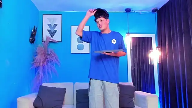 Snapshot of KingOfHeavens_2 chatting on March 4, 2026, 8:27 pm KingOfHeavens 2 online show from March 4, 2026, 8:27 pm