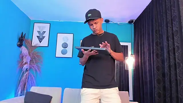 Snapshot of KingOfHeavens_2 chatting on February 26, 2026, 8:09 pm KingOfHeavens 2 online show from February 26, 2026, 8:09 pm