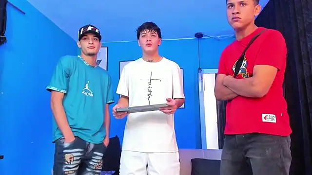 Snapshot of KingOfHeavens_2 chatting on February 15, 2026, 8:52 pm KingOfHeavens 2 online show from February 15, 2026, 8:52 pm