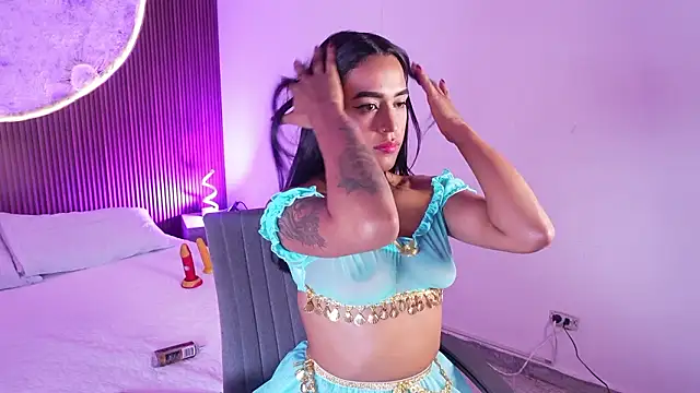 Snapshot of JazminRusso_ chatting on February 3, 2026, 6:22 am JazminRusso online show from February 3, 2026, 6:22 am