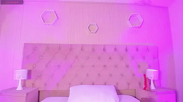 Snapshot of JazminRusso_ chatting on February 18, 2026, 4:10 am JazminRusso online show from February 18, 2026, 4:10 am