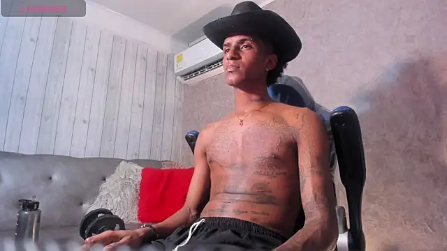 scarlettqueenx online show from February 19, 2026, 8:17 pm