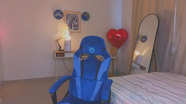 Snapshot of nikapie chatting on February 22, 2026, 5:21 am nikapie online show from February 22, 2026, 5:21 am