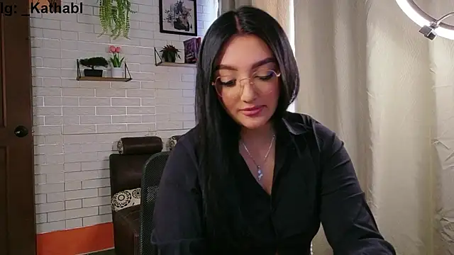 Catalu x online show from April 28, 2026, 5:28 pm