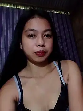 Snapshot of Heavens_night04 chatting on July 2, 2026, 1:28 am Heavens night04 online show from July 2, 2026, 1:28 am