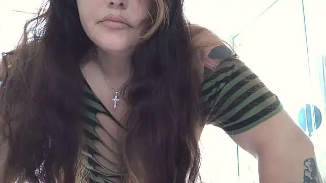 AlexisKayx online show from April 14, 2026, 6:46 pm