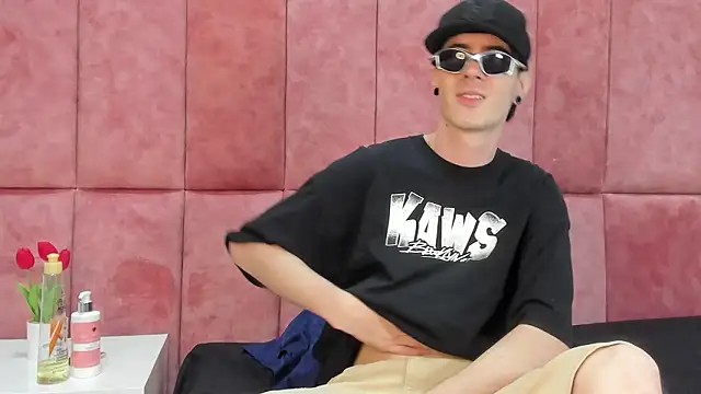 Lio      online show from March 1, 2026, 4:23 am