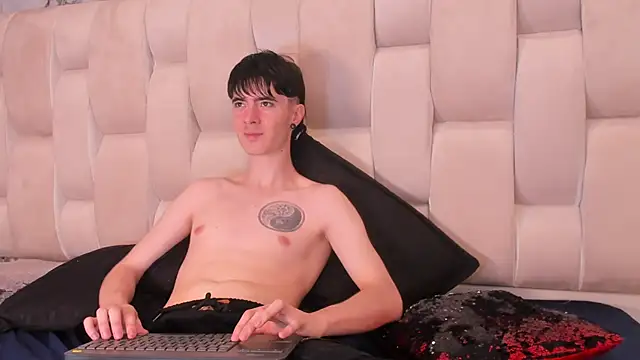 Lio      online show from March 5, 2026, 4:31 am