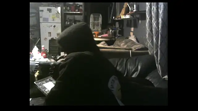 Snapshot of spooky425hd chatting on May 4, 2026, 2:37 am spooky425hd online show from May 4, 2026, 2:37 am