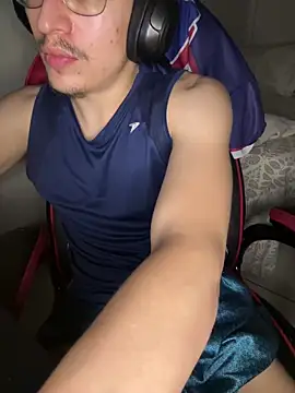 hungtwinkBR online show from April 24, 2026, 1:29 am