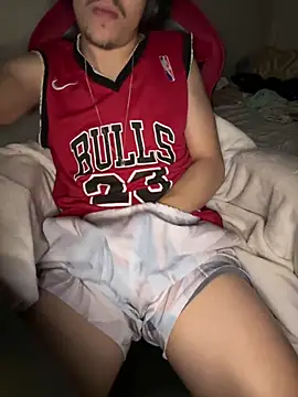 hungtwinkBR online show from April 8, 2026, 9:38 pm