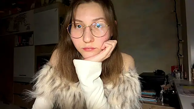 Snapshot of Miaaa_Moon chatting on February 18, 2026, 4:58 pm Miaaa Moon online show from February 18, 2026, 4:58 pm