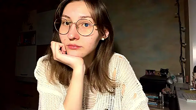 Snapshot of Miaaa_Moon chatting on February 7, 2026, 4:37 pm Miaaa Moon online show from February 7, 2026, 4:37 pm