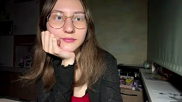 Miaaa Moon online show from April 19, 2026, 5:25 pm