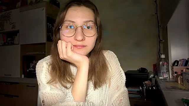 Snapshot of Miaaa_Moon chatting on February 19, 2026, 4:15 pm Miaaa Moon online show from February 19, 2026, 4:15 pm