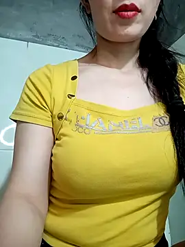 Snapshot of Vyvvyy69 chatting on July 15, 2026, 10:33 am Vyvvyy69 online show from July 15, 2026, 10:33 am