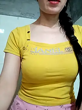 Snapshot of Vyvvyy69 chatting on July 8, 2026, 10:05 am Vyvvyy69 online show from July 8, 2026, 10:05 am