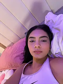 Doll Alaia  online show from February 27, 2026, 7:46 pm