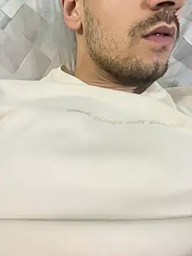 alessand180521 online show from March 6, 2026, 1:00 am