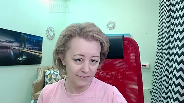 Snapshot of MONA_W chatting on May 2, 2026, 9:47 am MONA W online show from May 2, 2026, 9:47 am