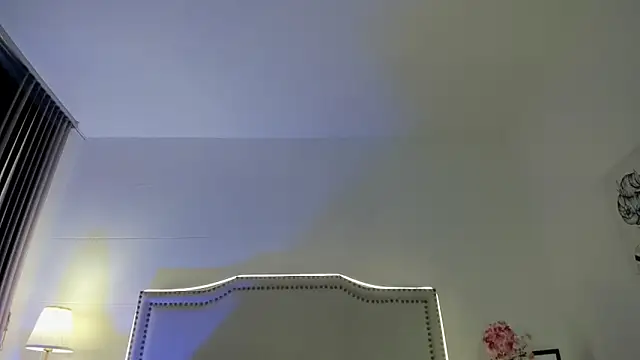 nia-malkova online show from April 24, 2026, 9:00 am