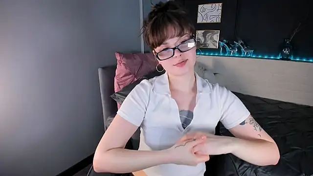 Maykinkya online show from March 26, 2026, 2:04 pm