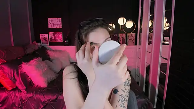 Maykinkya online show from March 11, 2026, 2:00 pm