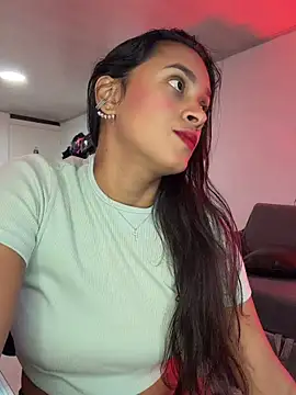 LunaHeat online show from April 19, 2026, 11:07 pm